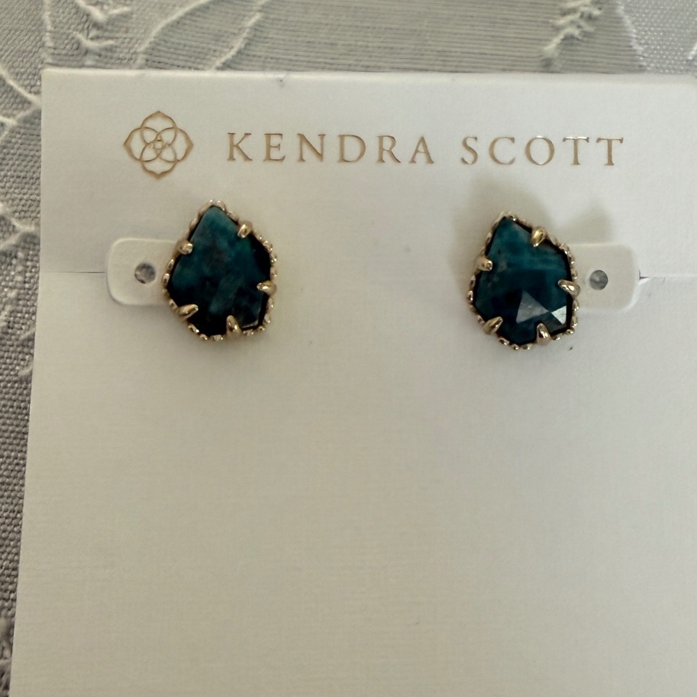 Kendra Scott Tessa Stud Earrings in Blue Apatite